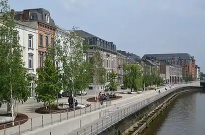 The EV3 following the Sambre in Charleroi.