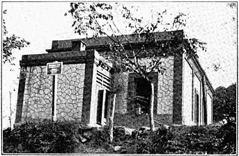 Casilla with windows on all four sides