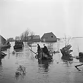 People making the best of it in spring 1945