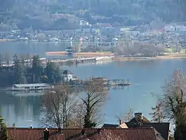 Seedamm and Hurden, as seen from Frohberg hill in Kempraten-Lenggis, the Capuchin monastery in Rapperswil to the left, Pfäffikon in the background