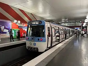 Newer livery on a MF 77 train